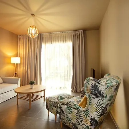 Mareleon Aparthotel *