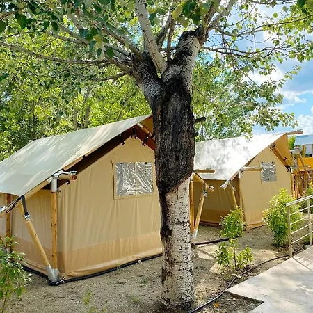 Aparthotel Mareleon