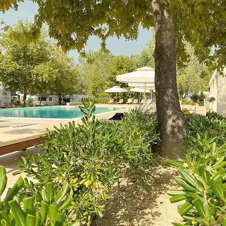 Aparthotel Mareleon