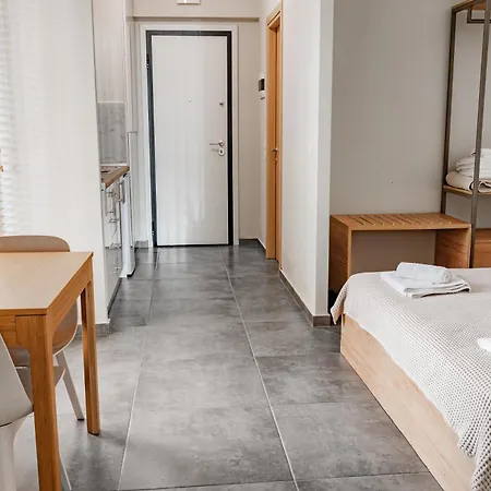 Mareleon Aparthotel *