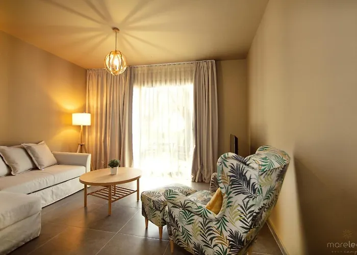 Mareleon Aparthotel *