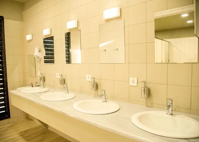 Aparthotel Mareleon Ofrinion