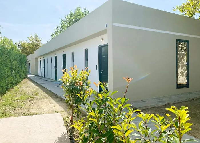 Mareleon Aparthotel Ofrinion