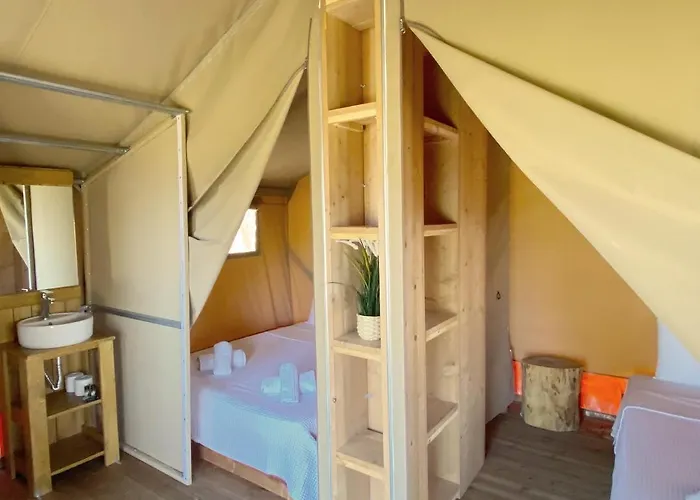 Mareleon Aparthotel Ofrinion