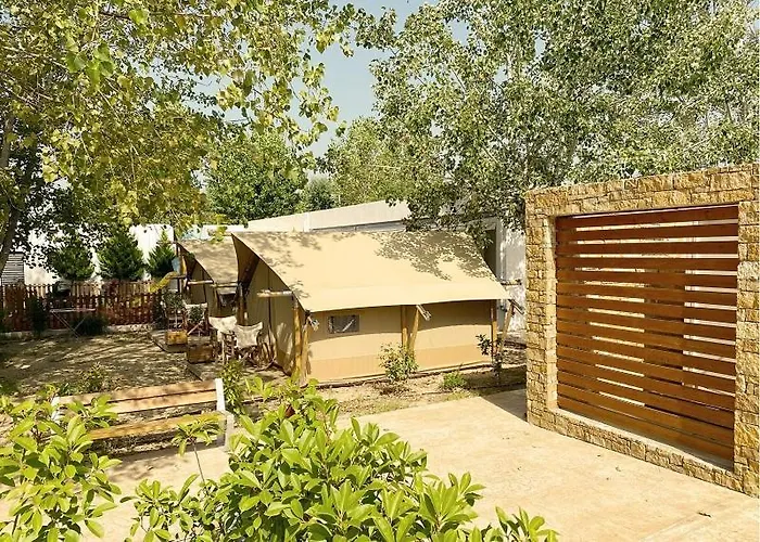 Mareleon Aparthotel Ofrinion