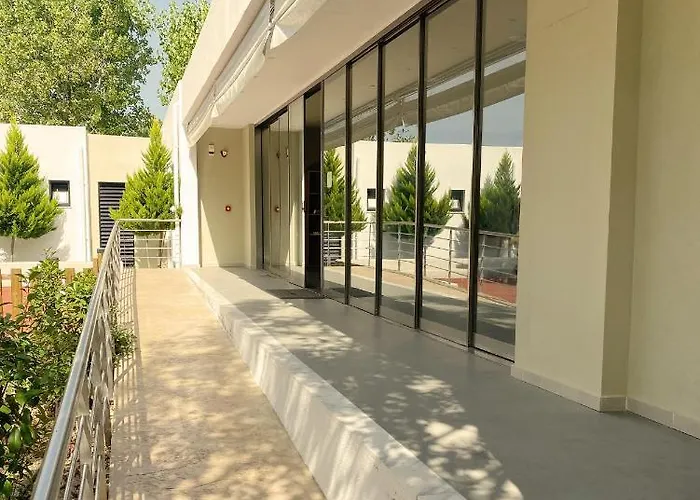 Aparthotel Mareleon Ofrinion