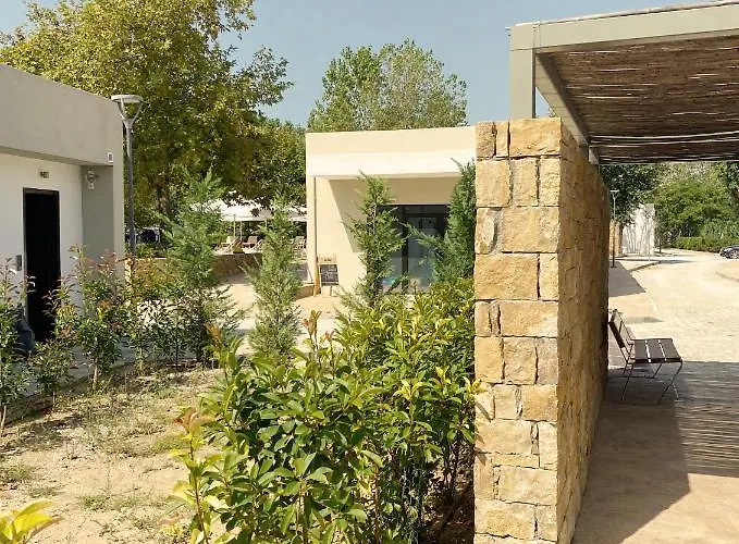 Mareleon Aparthotel Ofrinion