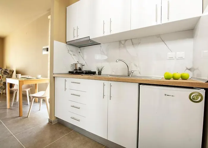 Mareleon Aparthotel Ofrinion