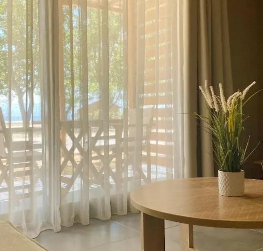 Mareleon Aparthotel Ofrinion